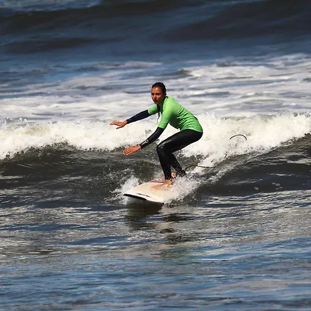 Surfivor Surf Camp * Esmoriz